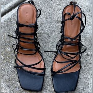 NA-KD | black strappy heels.